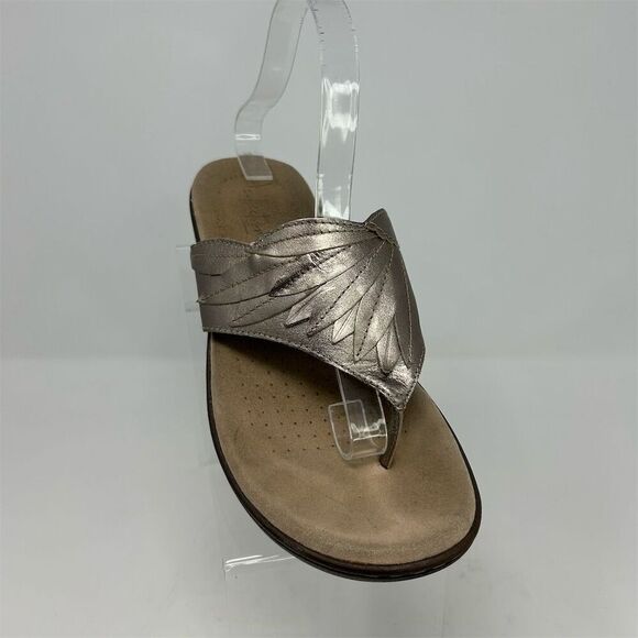 Clarks Phebe Pearl Gold Silver Wedge Slip On Sandals Size 8.5 Thong Style - Picture 2 of 10